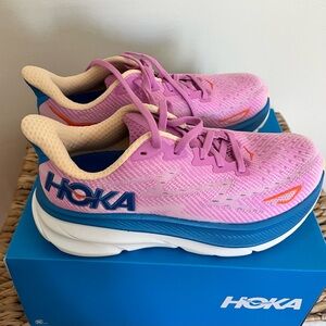 HOKA CLIFTON 9 - Women’s Size 6
Never worn. Pink and Blue Running Shoes